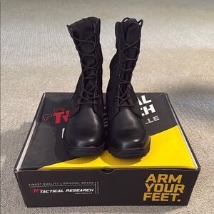 Belleville TR900 Jungle Runner